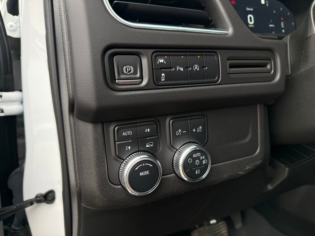Used 2023 GMC Yukon SLT AWD/4WD image 22