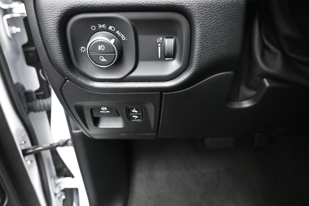Used 2020 RAM 1500 Big Horn RWD image 16