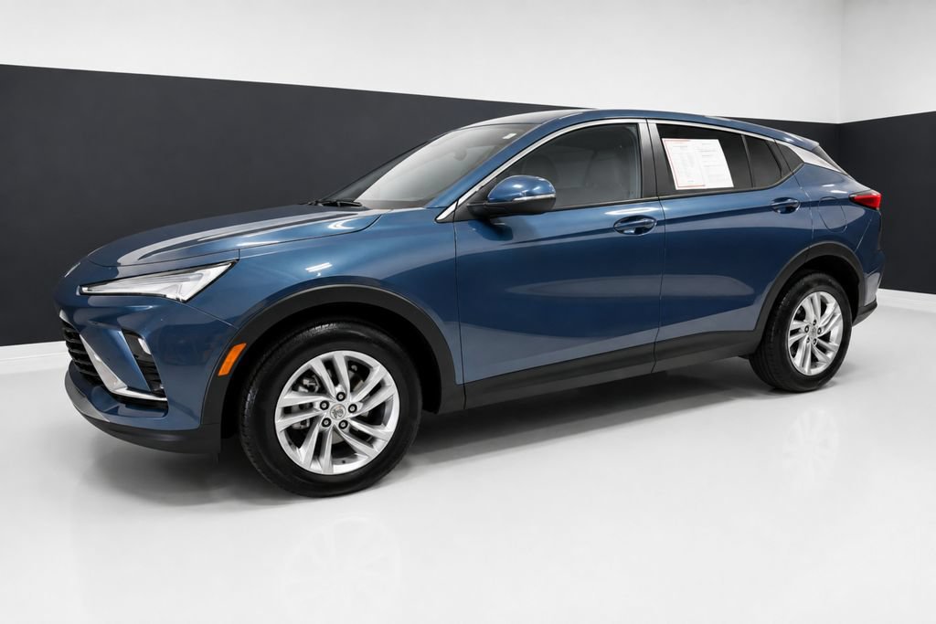 Used 2025 Buick Envista Preferred w/ Convenience I Package FWD image 2