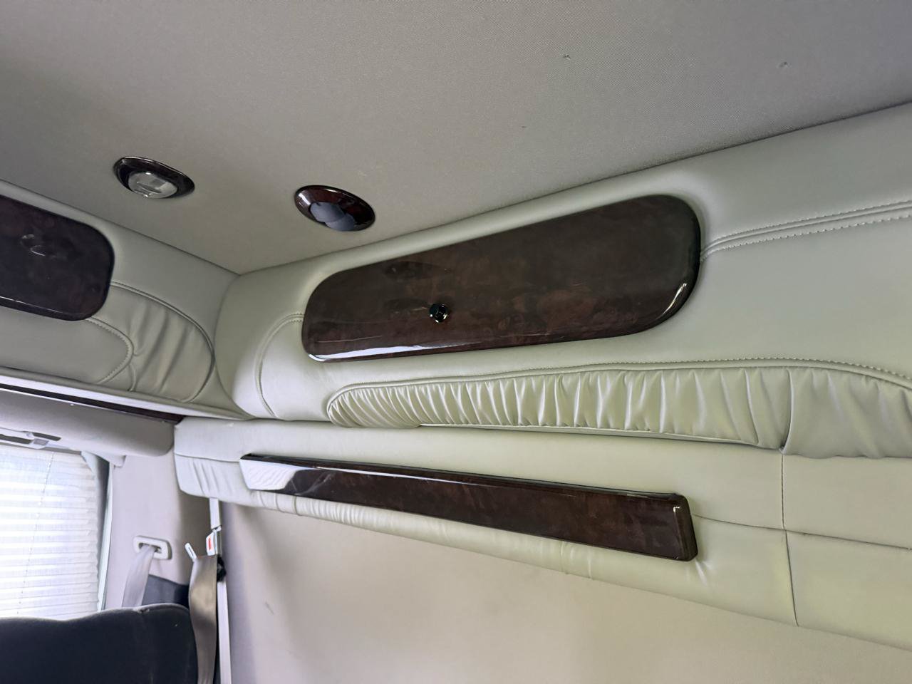 Used 2011 GMC Savana 1500 AWD image 26