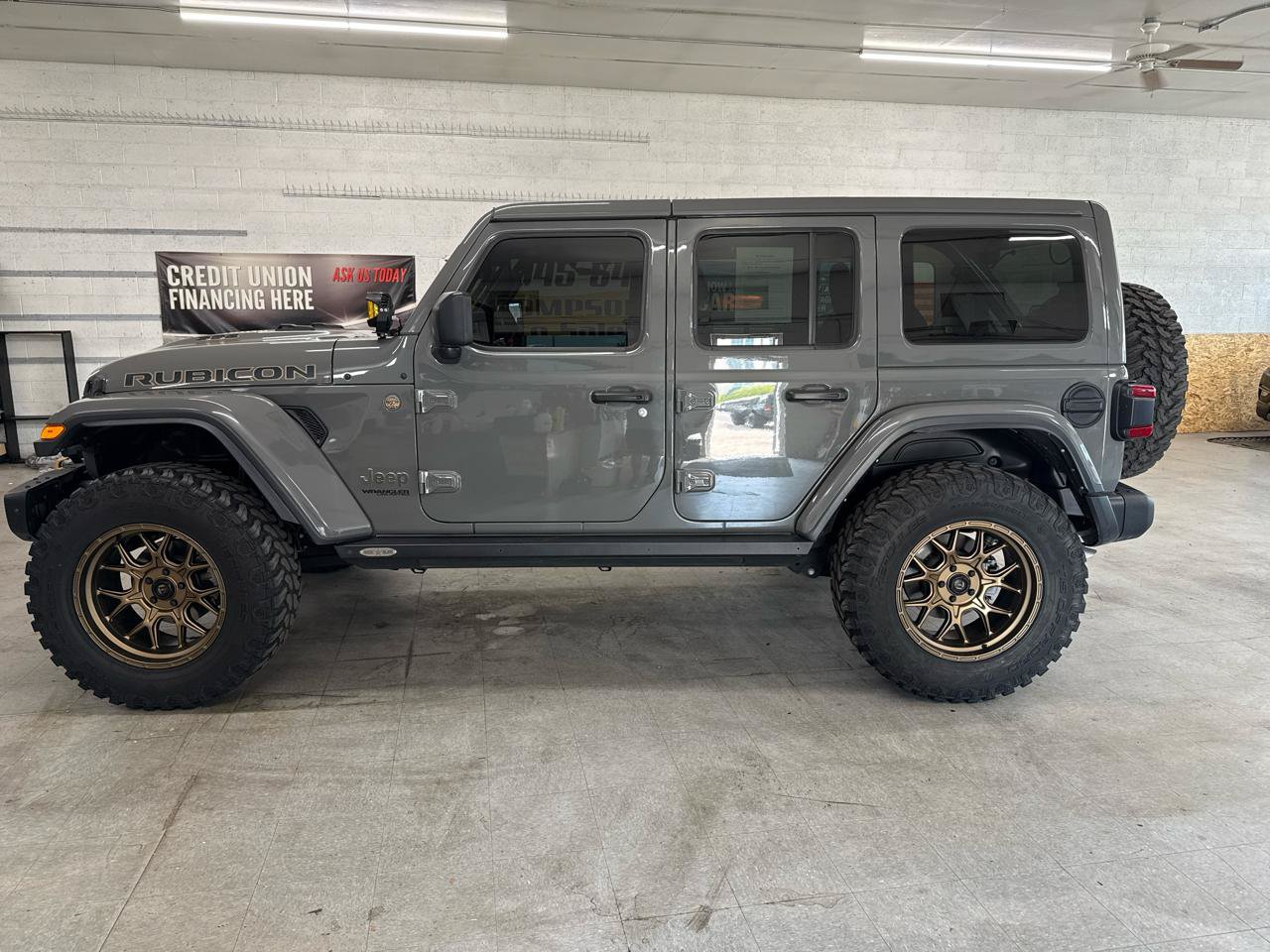 Used 2022 Jeep Wrangler Unlimited Rubicon w/ Xtreme Recon 35" Tire Package AWD/4WD image 72