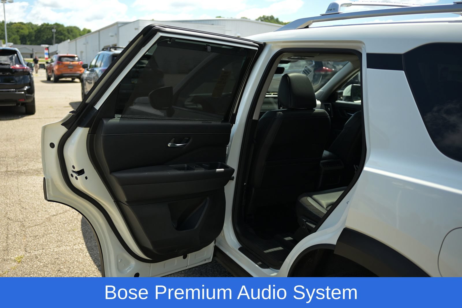 Used 2023 Nissan Pathfinder SL w/ SL Premium Package AWD/4WD image 30