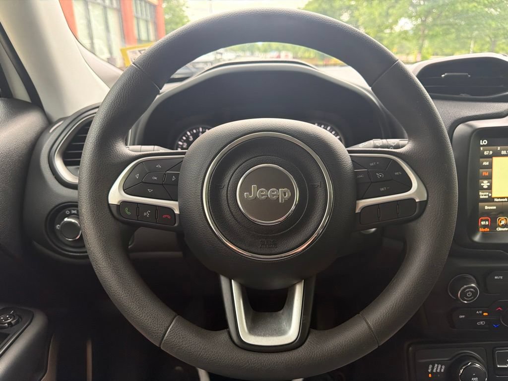 Used 2023 Jeep Renegade Latitude AWD/4WD image 32