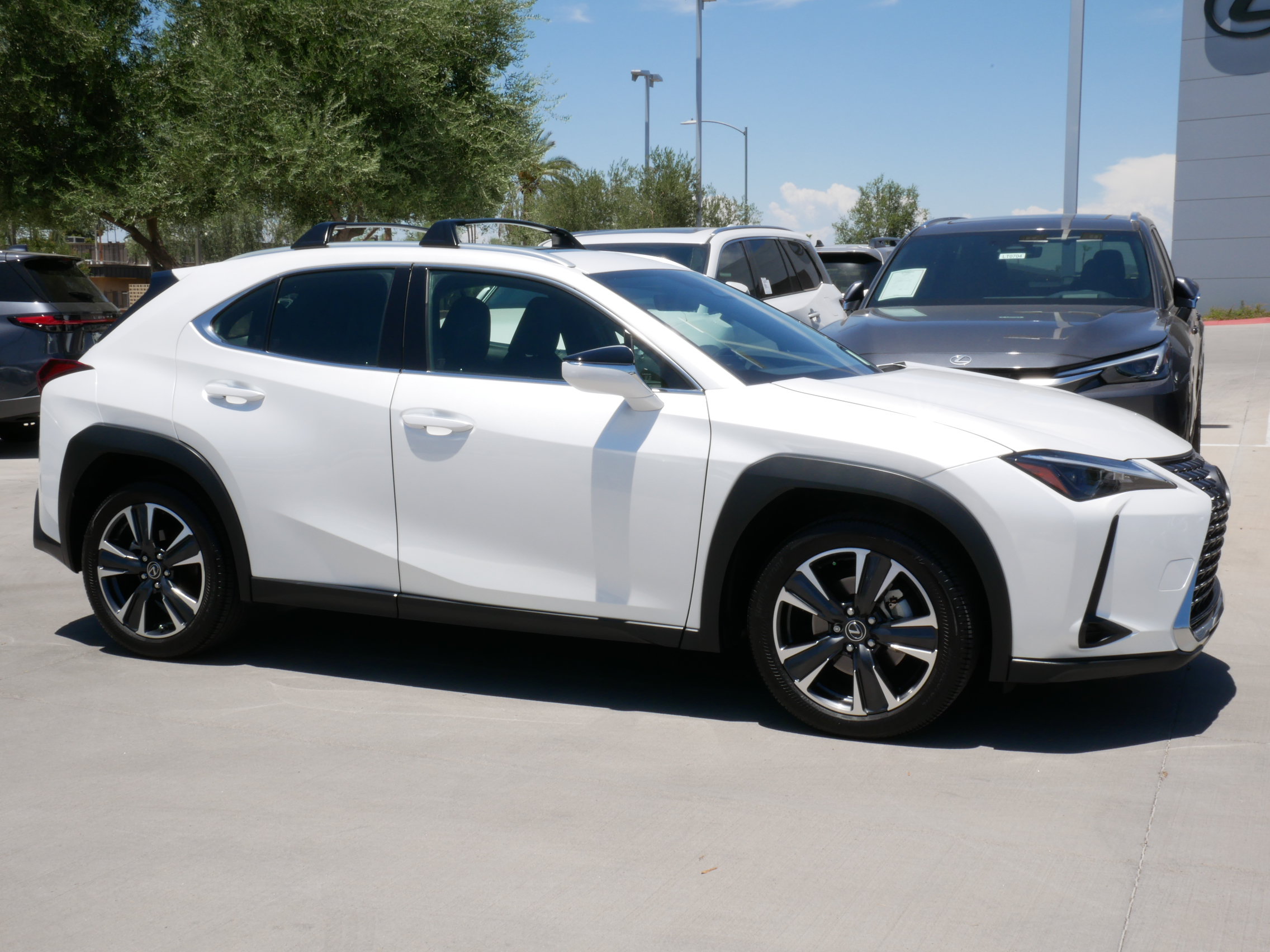 Used 2025 Lexus UX 300h FWD w/ Accessory Package (Z2) image 15