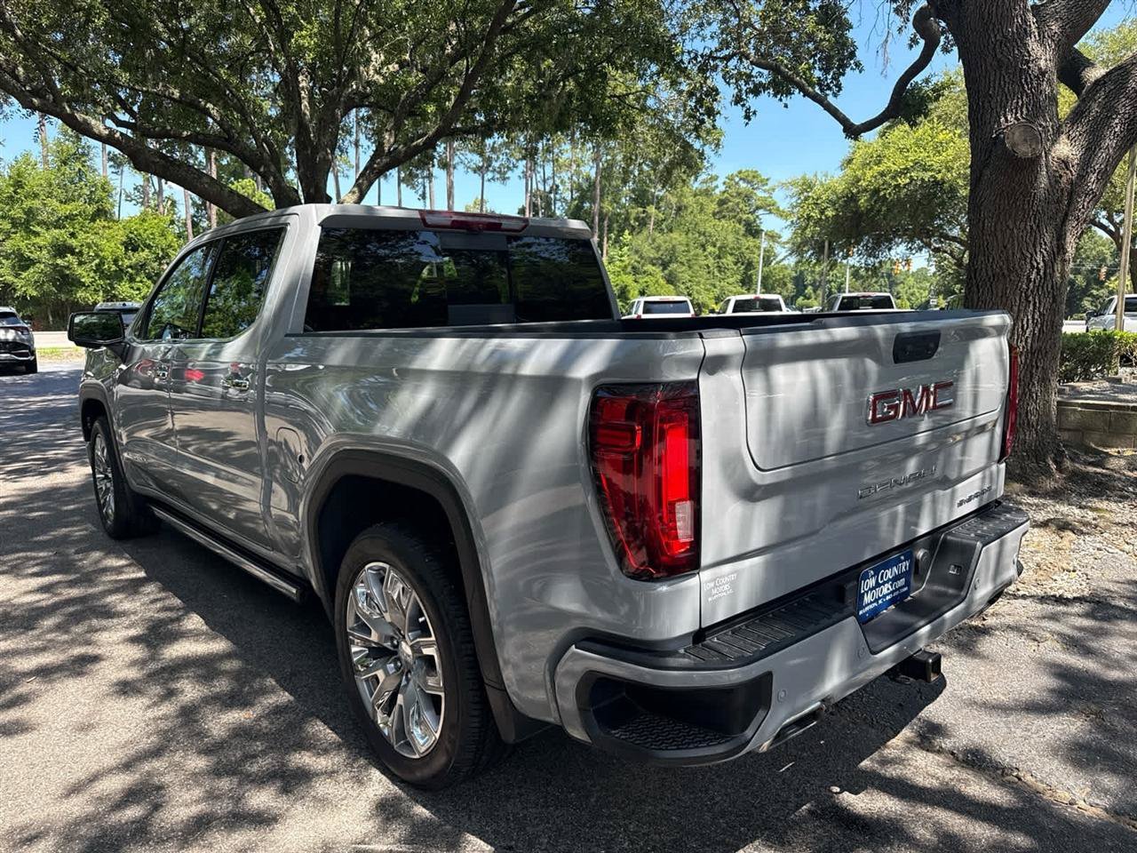 Used 2025 GMC Sierra 1500 Denali w/ Denali Reserve Package AWD/4WD image 3