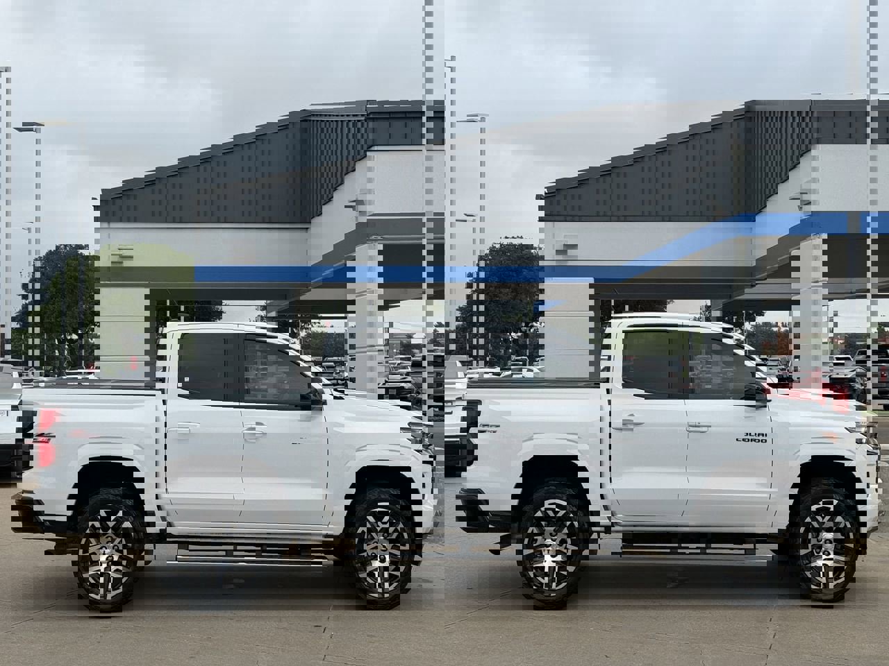 Certified 2023 Chevrolet Colorado Z71 w/ Z71 Convenience Package 2 image 3