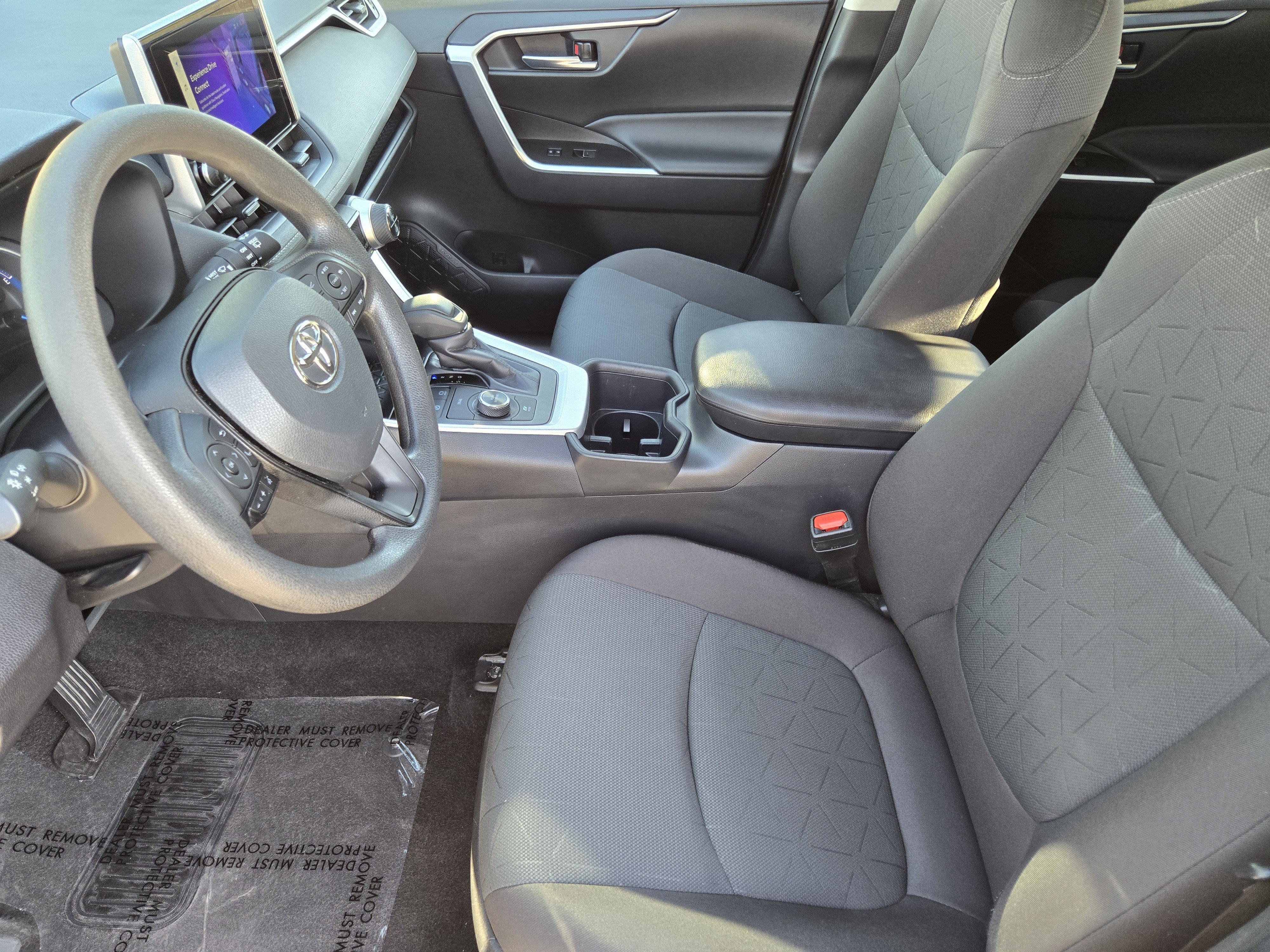Used 2025 Toyota RAV4 XLE AWD/4WD image 9