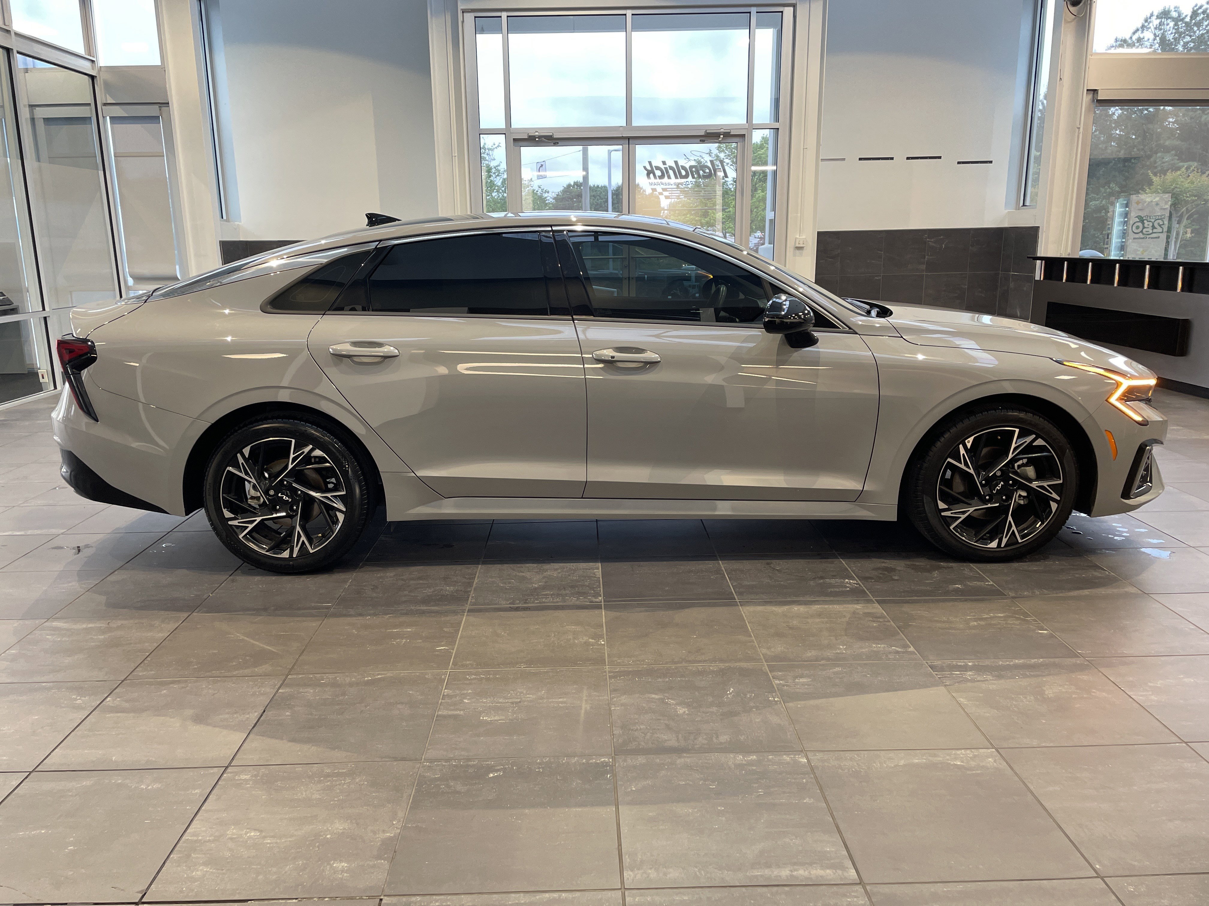 Used 2025 Kia K5 GT-Line w/ GT-Line Premium Package FWD image 15
