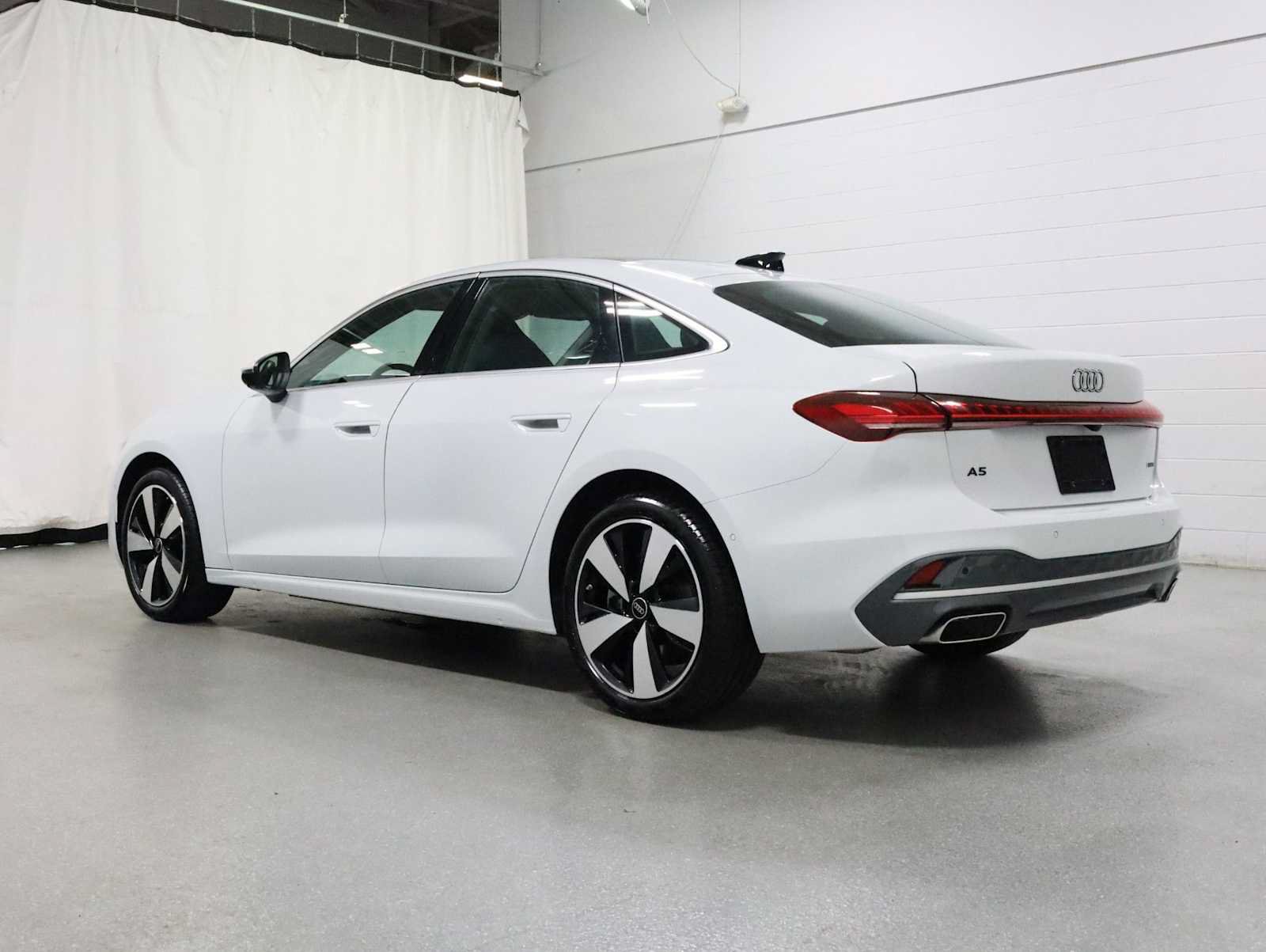 Used 2025 Audi A5 2.0T Premium Plus w/ Premium Plus AWD/4WD image 3