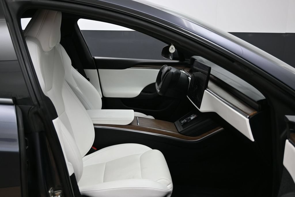 Used 2022 Tesla Model S AWD/4WD image 40