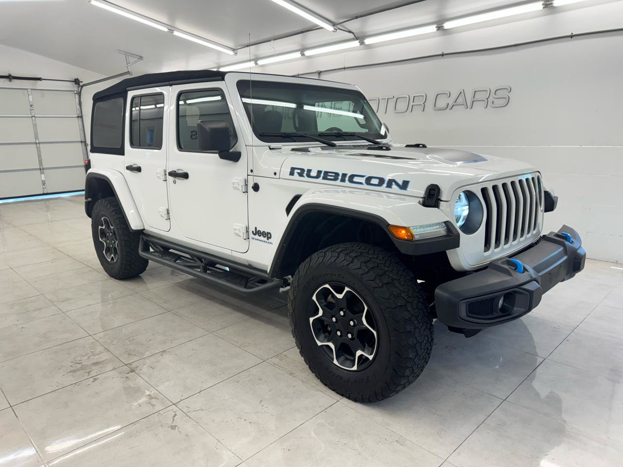 Used 2023 Jeep Wrangler Unlimited Rubicon 4xe w/ Cold Weather Group AWD/4WD image 3
