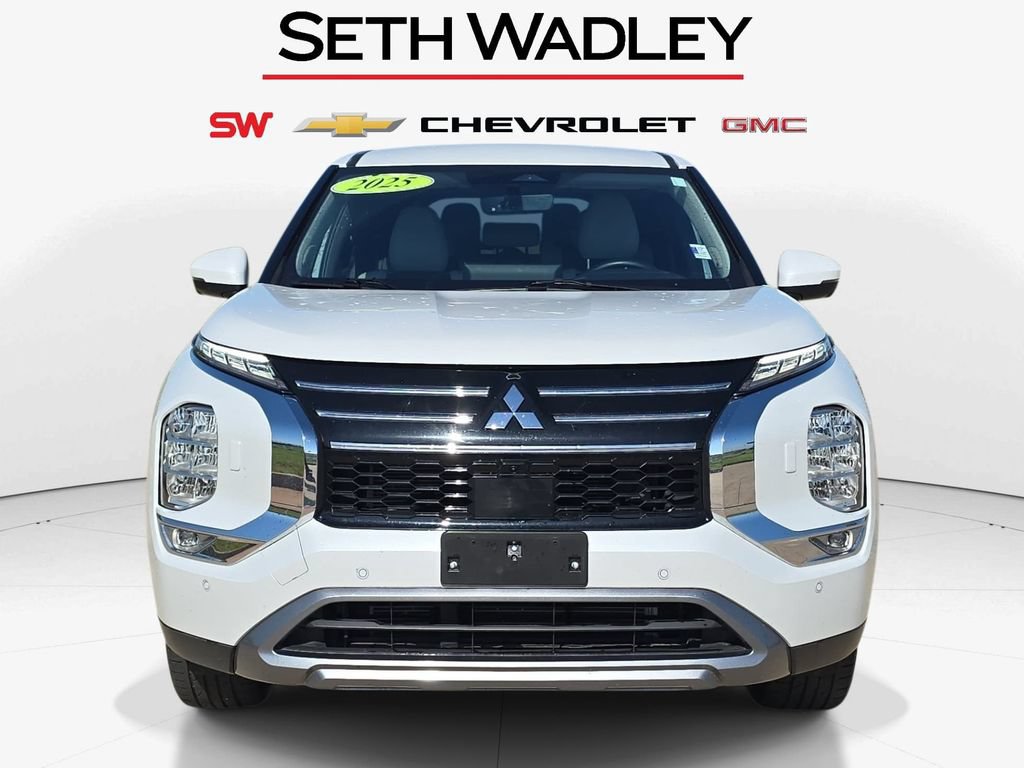 Used 2025 Mitsubishi Outlander SE AWD/4WD image 2