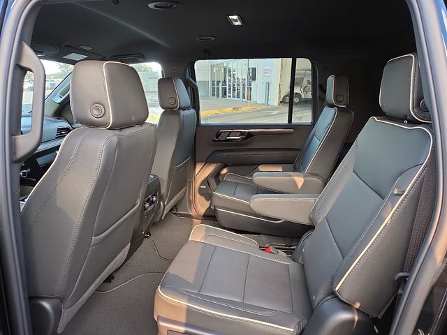 New 2026 Chevrolet Suburban Premier image 8