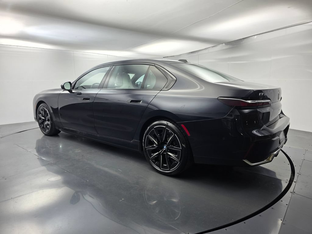Used 2023 BMW i7 xDrive60 w/ Parking Assistance Package AWD/4WD image 6