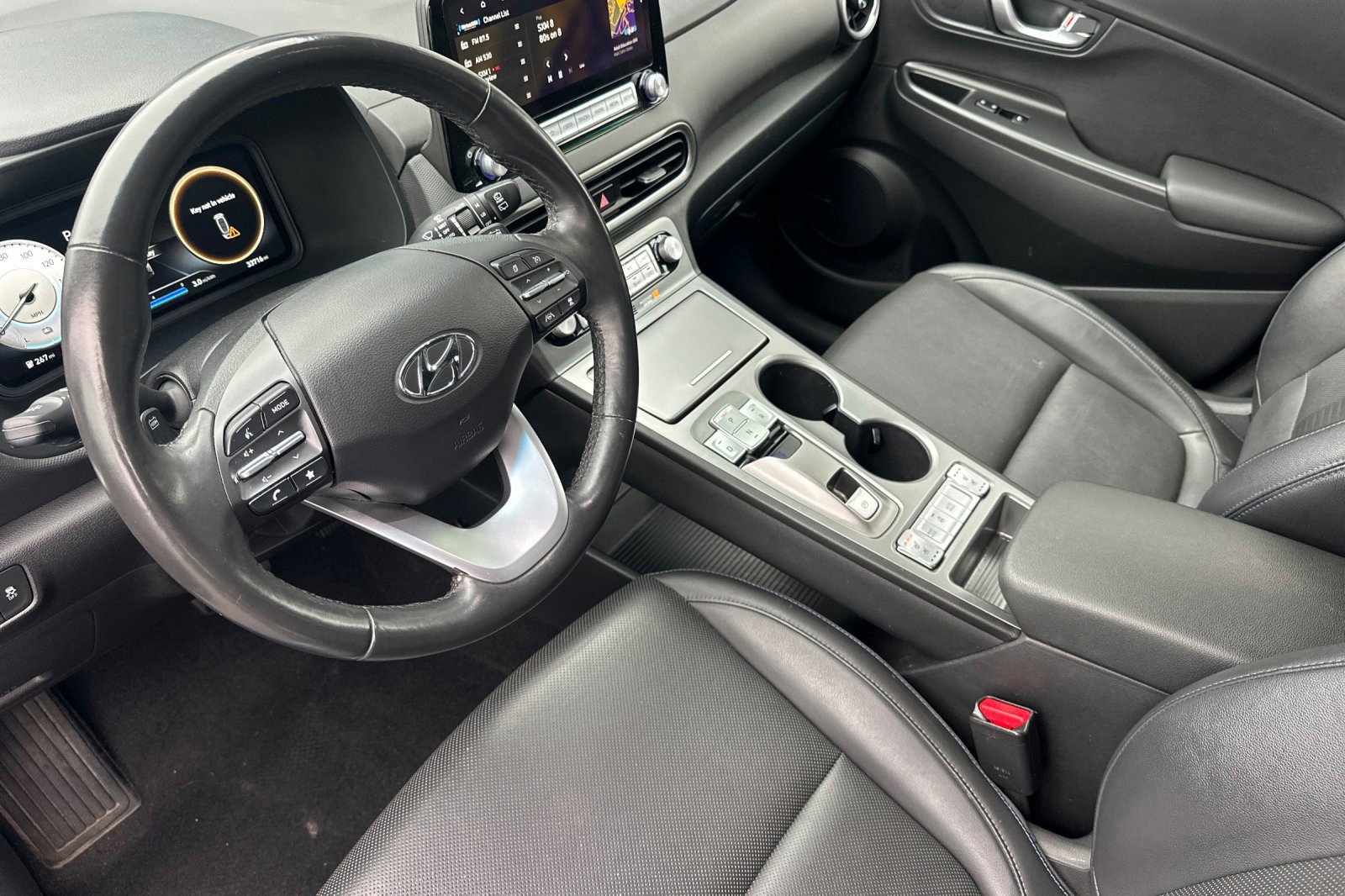 Used 2023 Hyundai Kona Limited w/ Cargo Package image 10