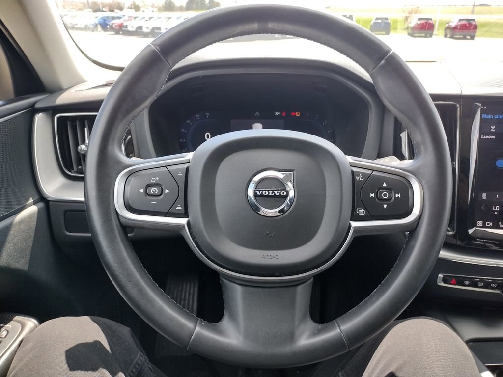 Used 2023 Volvo XC60 B5 Core AWD/4WD image 24