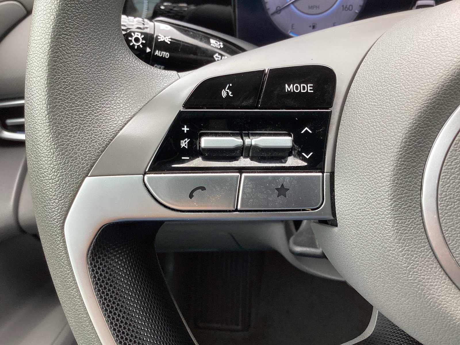Used 2024 Hyundai Elantra SEL FWD image 18
