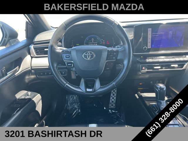 Used 2025 Toyota Camry SE FWD image 16