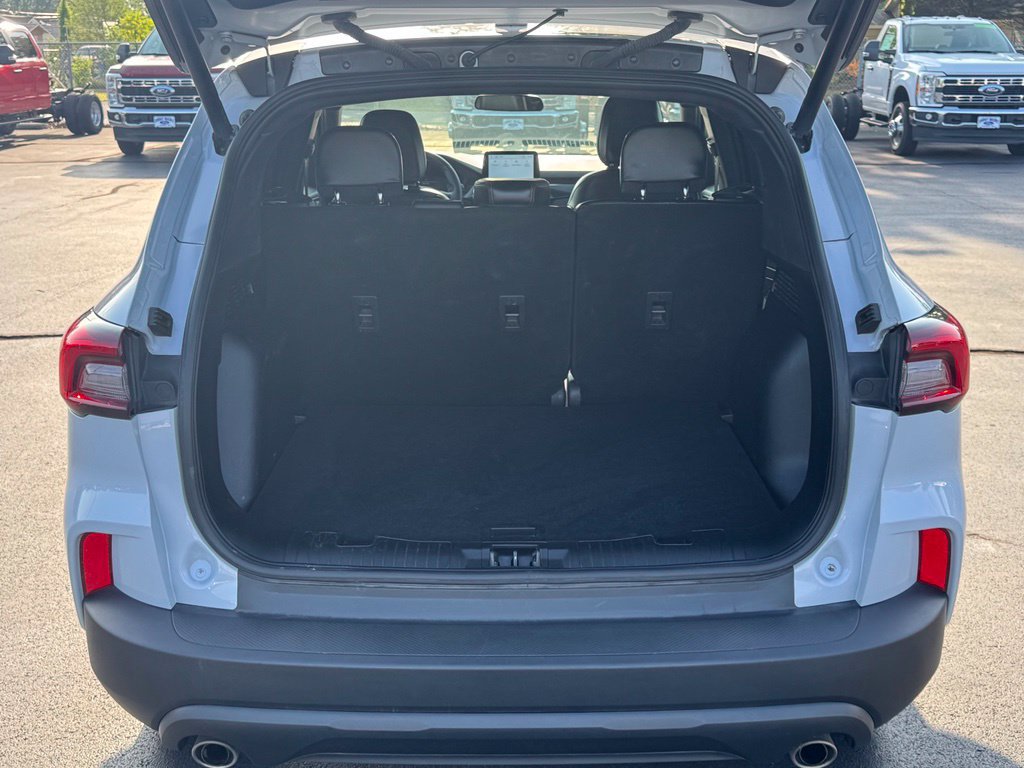 Certified 2025 Ford Escape ST-Line Select AWD/4WD image 24