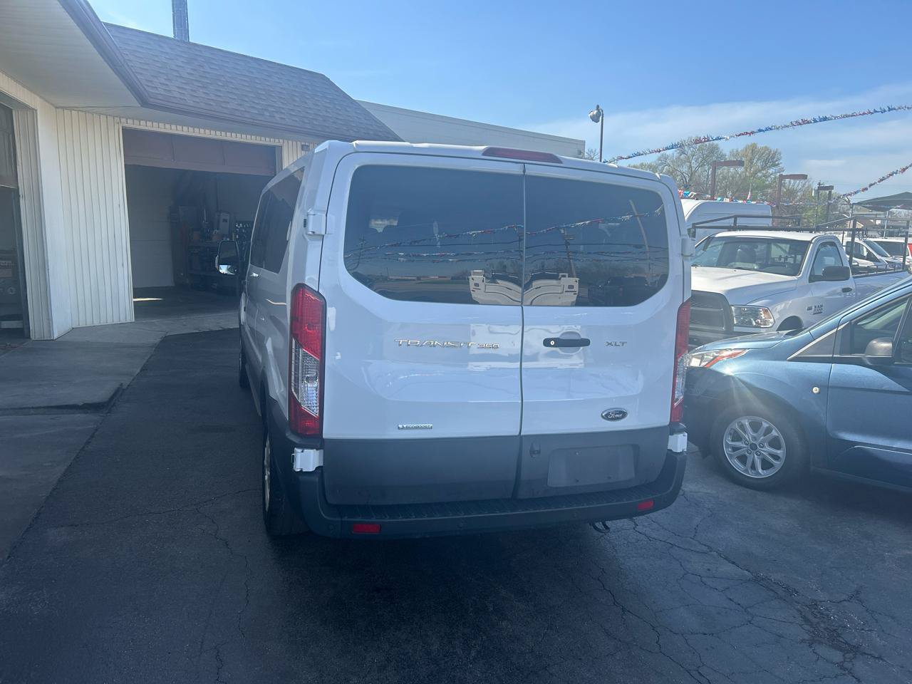 Used 2023 Ford Transit 350 XLT RWD image 6