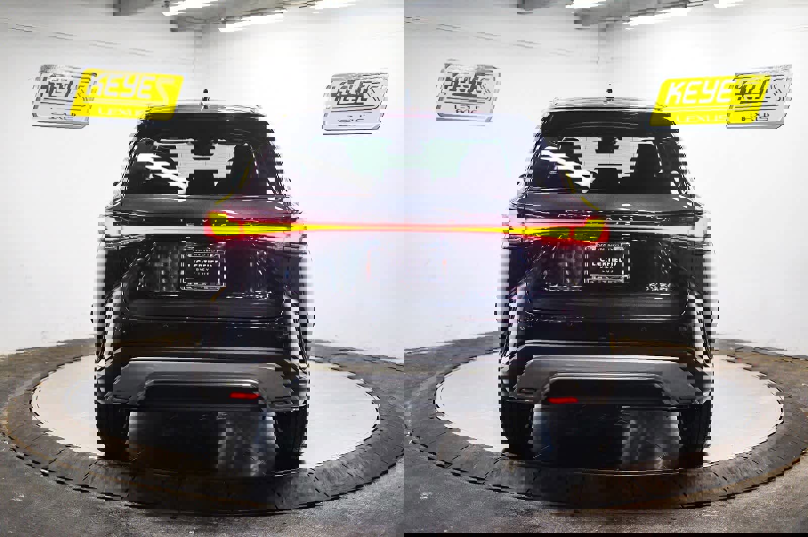 Used 2024 Lexus RX 350 Premium w/ Accessory Package (Z1) image 3