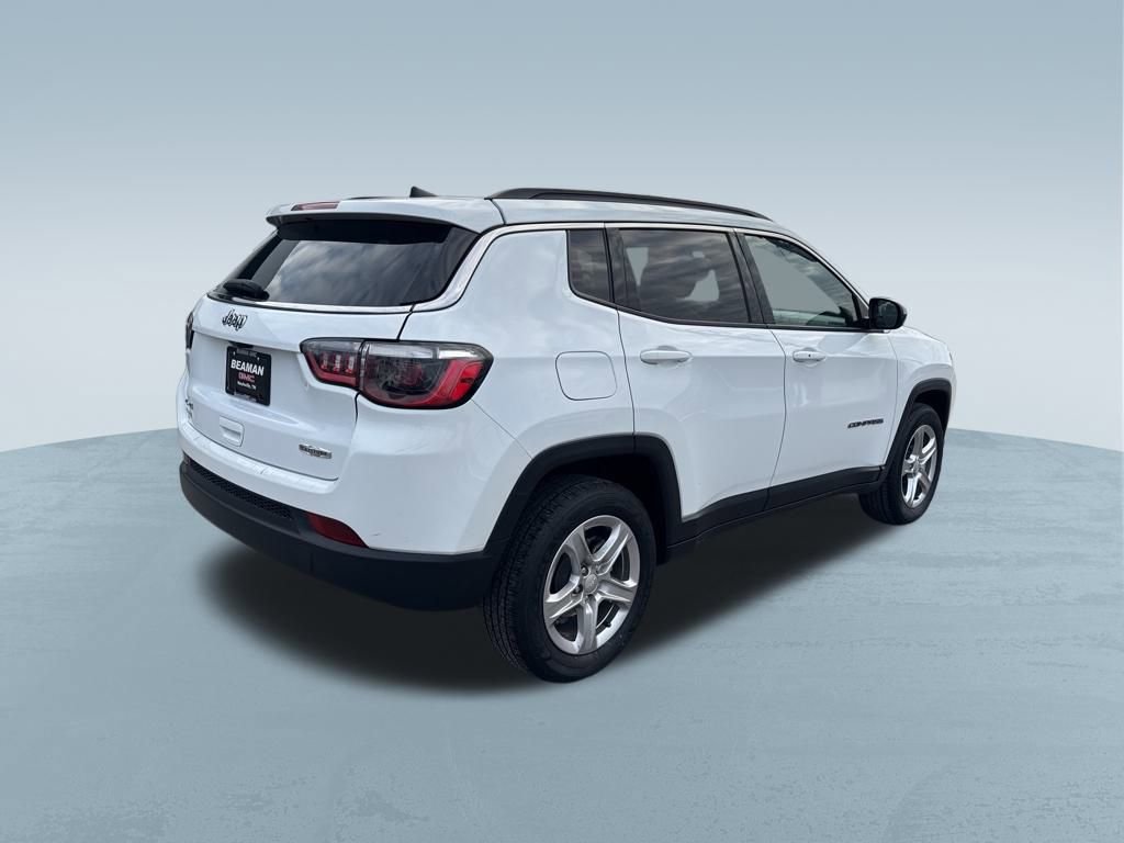 Used 2024 Jeep Compass Latitude image 8