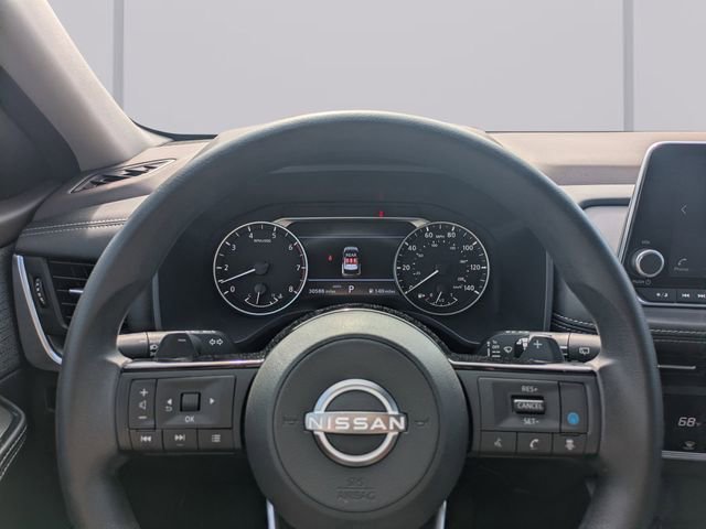 Used 2023 Nissan Rogue SV image 29