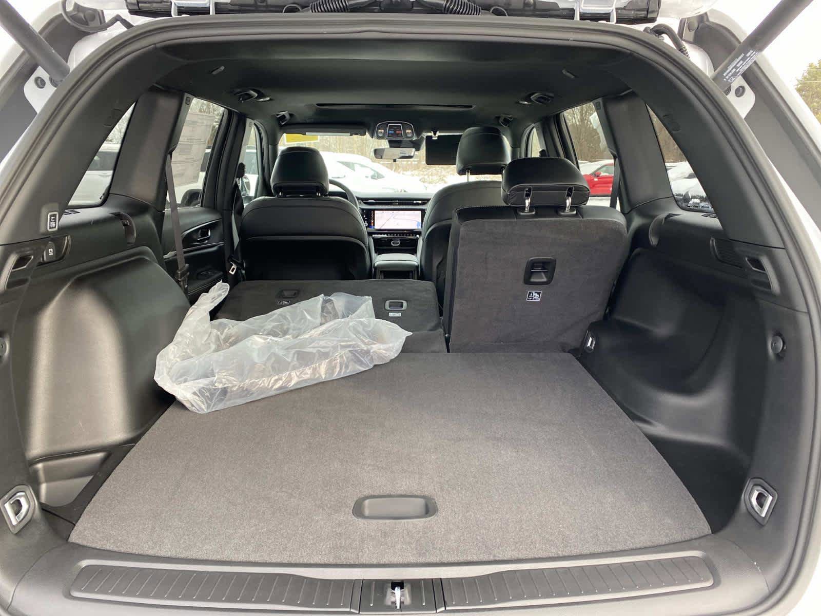 New 2026 Jeep Grand Cherokee Altitude image 5