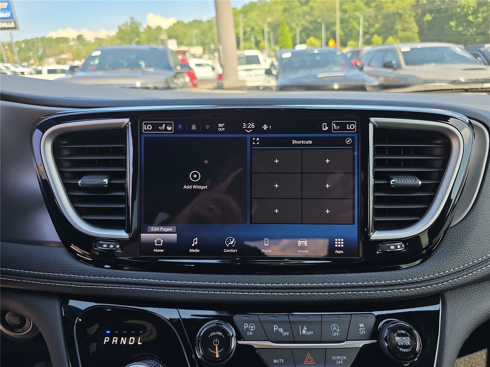Used 2025 Chrysler Pacifica Select AWD/4WD image 25