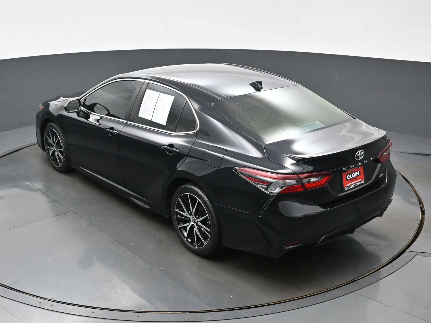 Used 2024 Toyota Camry SE FWD image 38