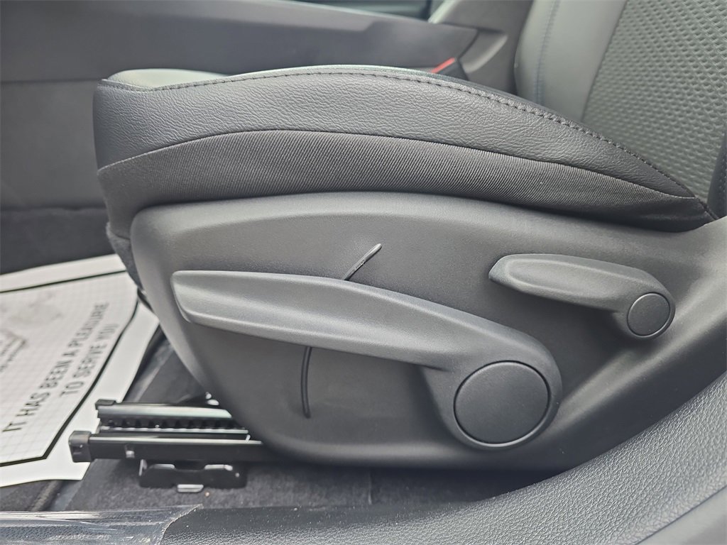 New 2026 Jeep Compass Latitude image 13