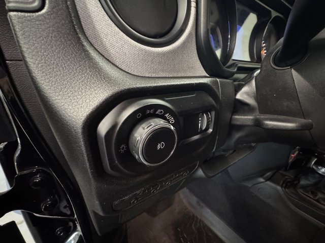 Used 2025 Jeep Wrangler Sport AWD/4WD image 25