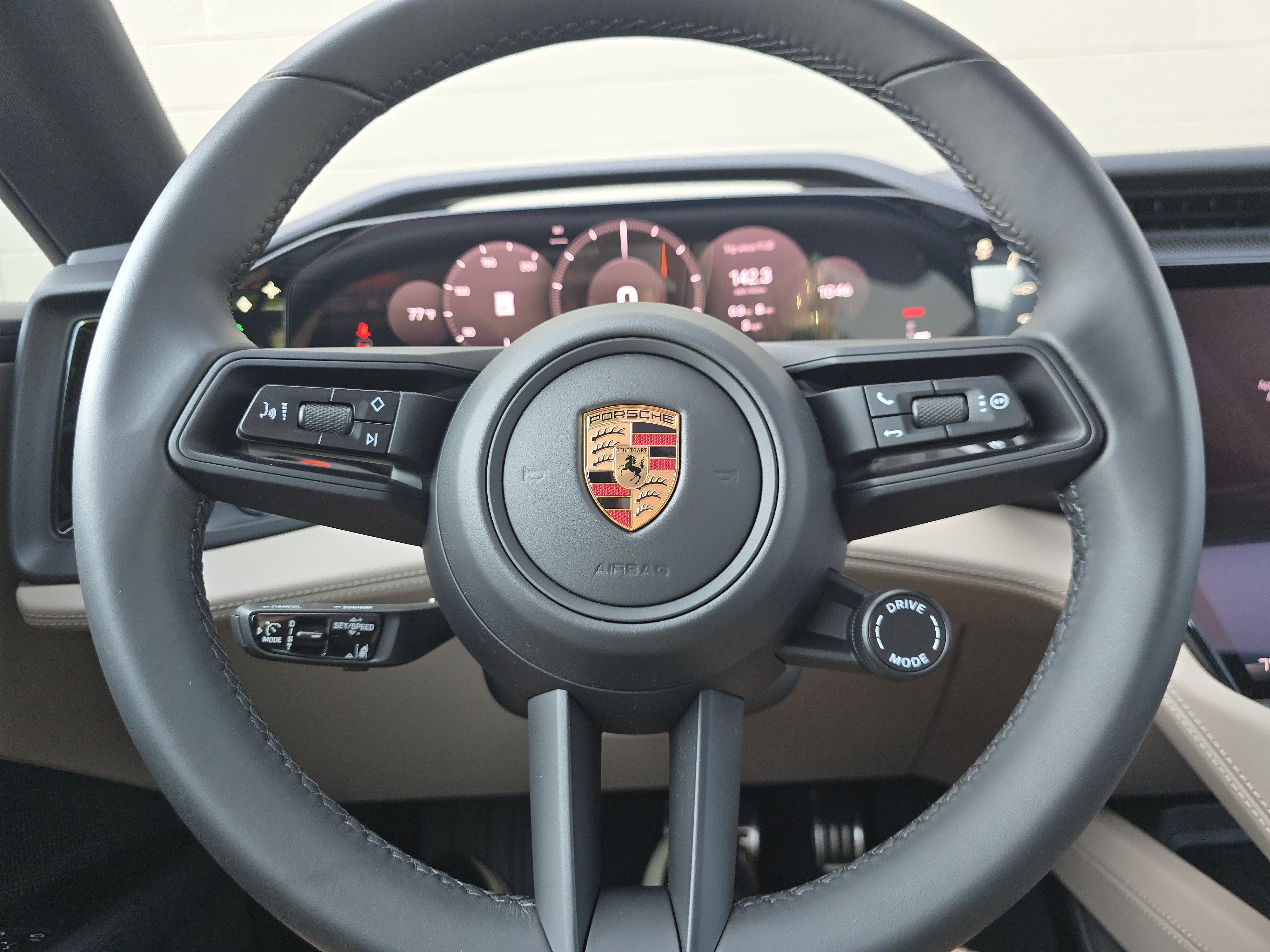 Certified 2026 Porsche Cayenne Electric AWD/4WD image 27