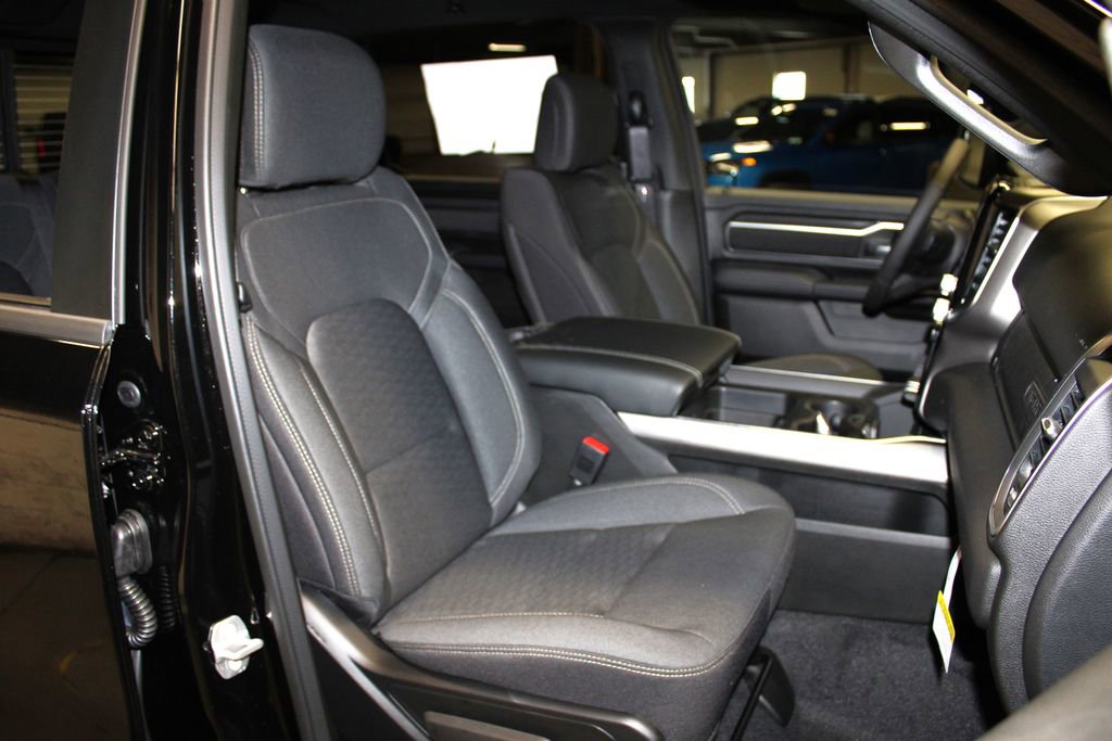 New 2026 RAM 1500 4x4 Crew Cab image 29