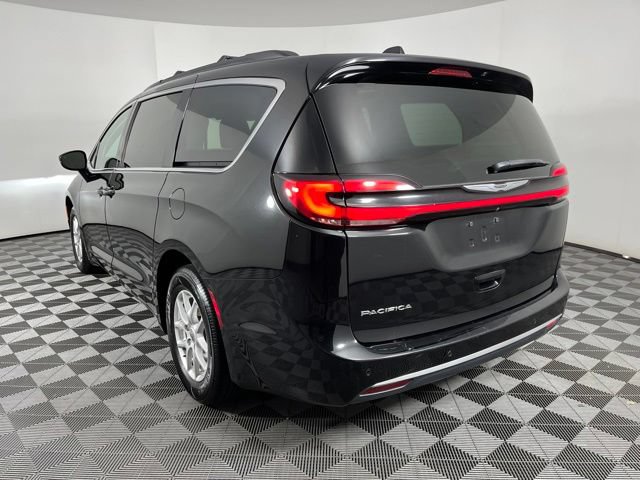 Used 2024 Chrysler Pacifica Touring-L FWD image 8