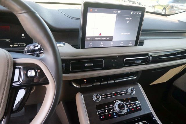Used 2022 Lincoln Aviator Reserve w/ Equipment Group 201A image 21