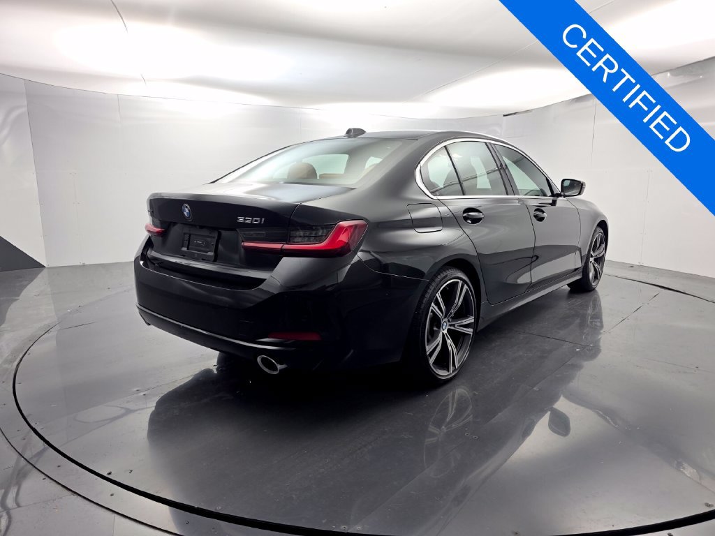 Certified 2024 BMW 330i xDrive Sedan w/ Premium Package AWD/4WD image 4