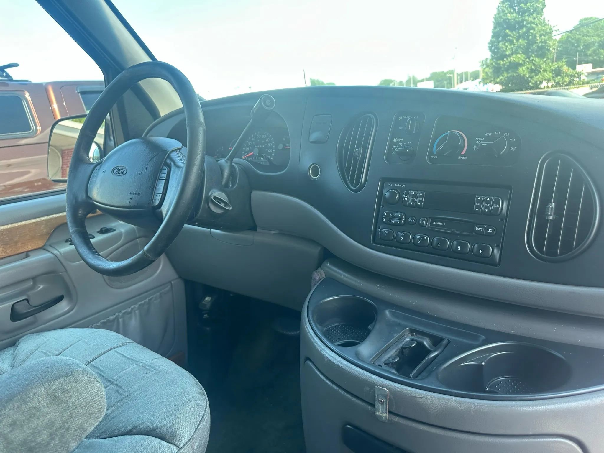 Used 1997 Ford E-150 and Econoline 150 image 20