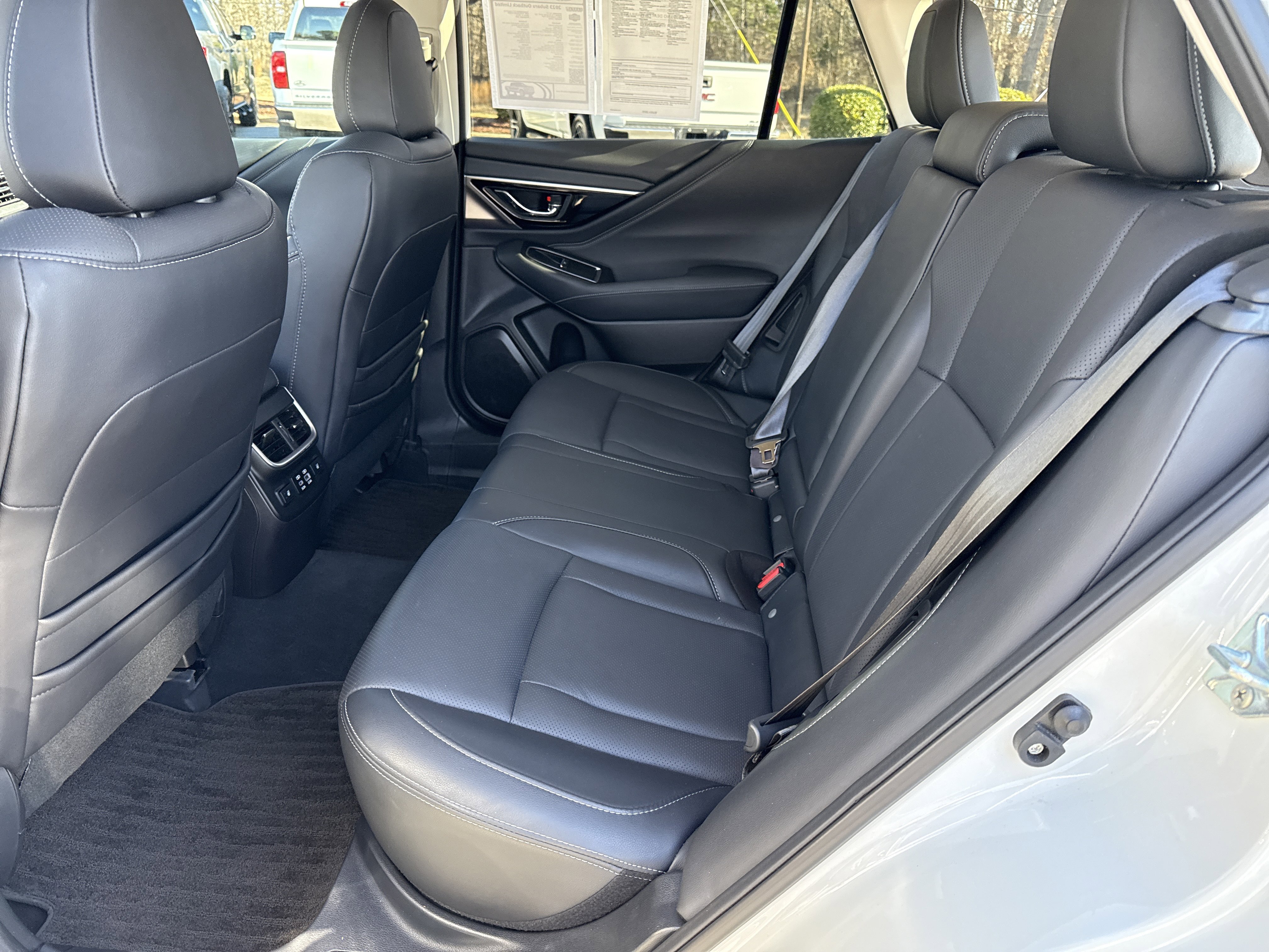 Used 2023 Subaru Outback Limited image 33