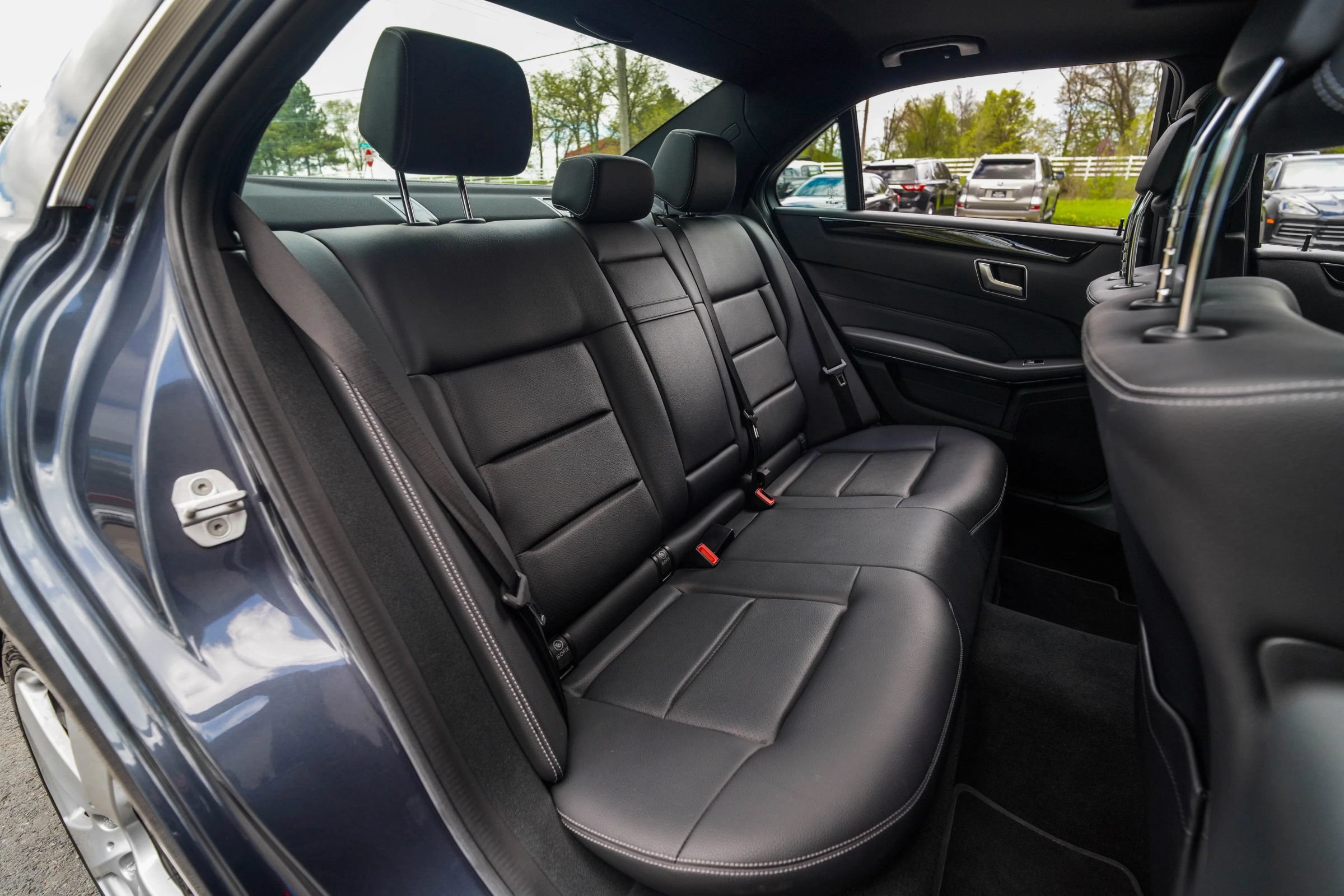 Used 2015 Mercedes-Benz E 250 BlueTEC 4MATIC Sedan image 31