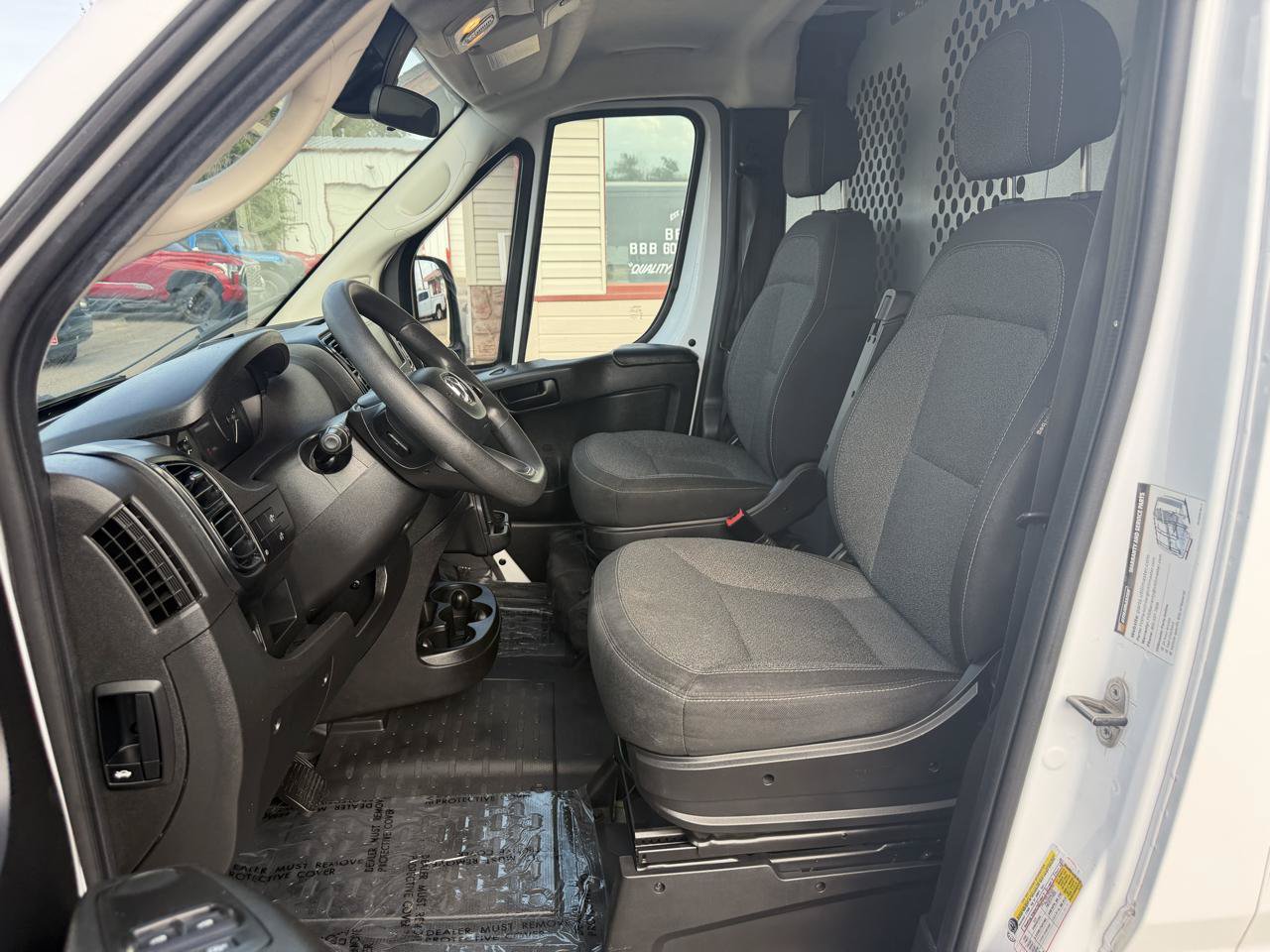 Used 2023 RAM ProMaster 2500 FWD image 11