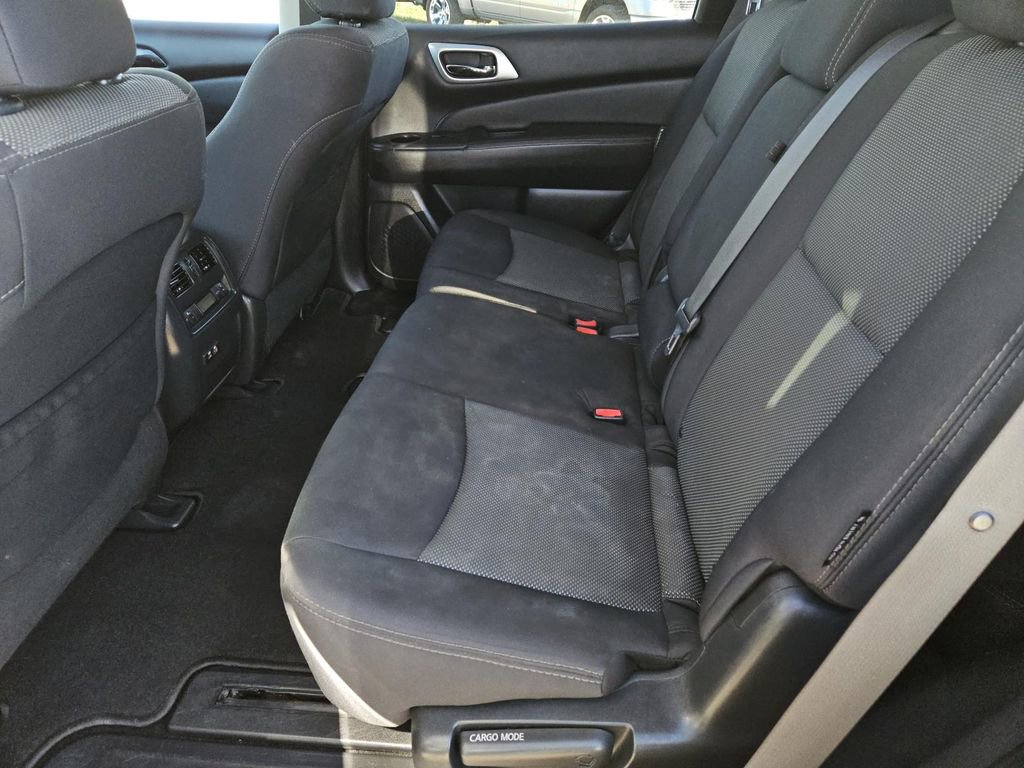 Used 2020 Nissan Pathfinder SV image 26