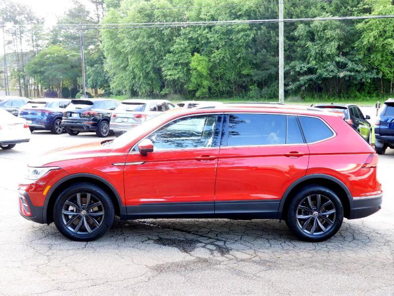 Used 2023 Volkswagen Tiguan SE w/ Panoramic Sunroof Package image 15