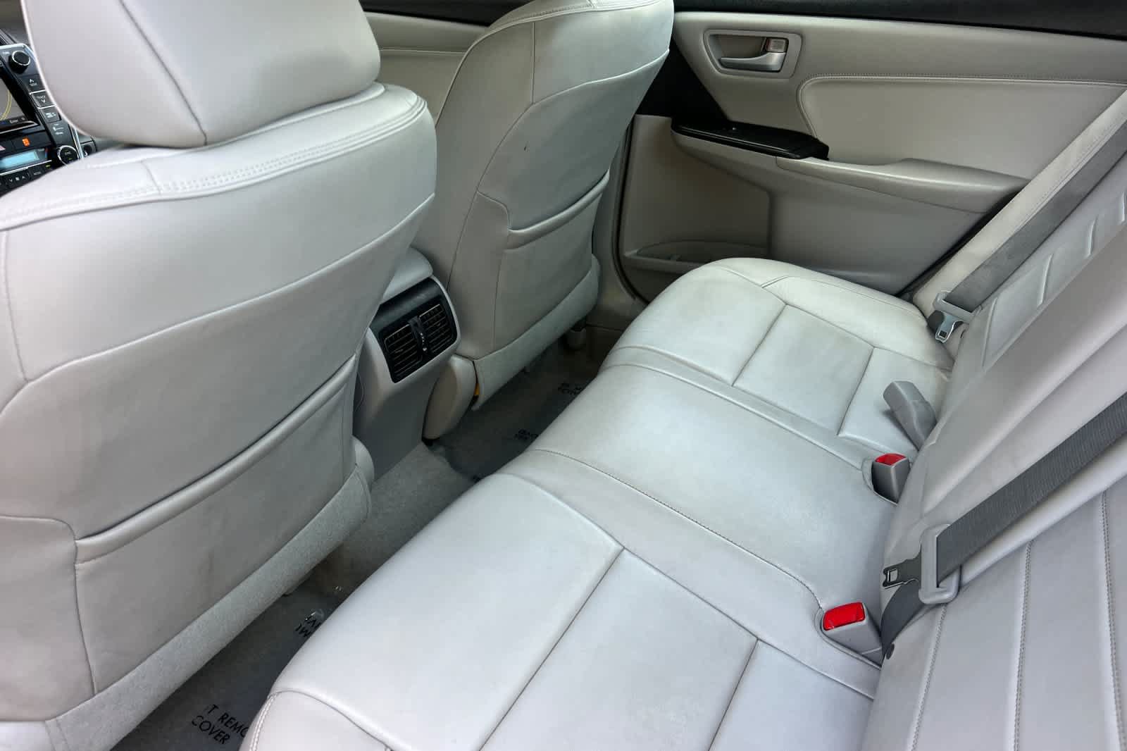 Used 2015 Toyota Camry XLE w/ Advanced Technology Package FWD image 4