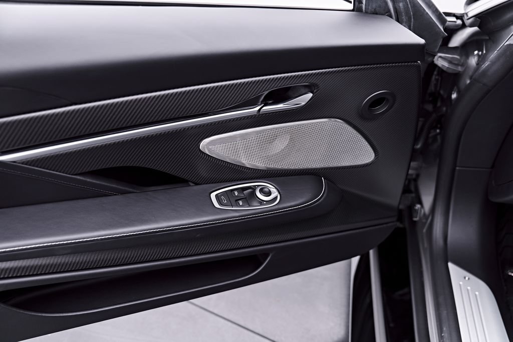 Used 2025 Aston Martin Vanquish RWD image 41