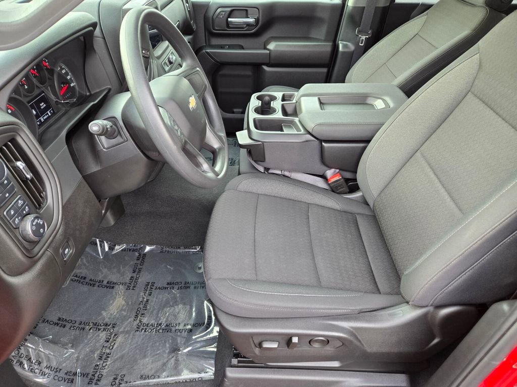 Used 2025 Chevrolet Silverado 2500 Custom w/ Custom Value Package image 10