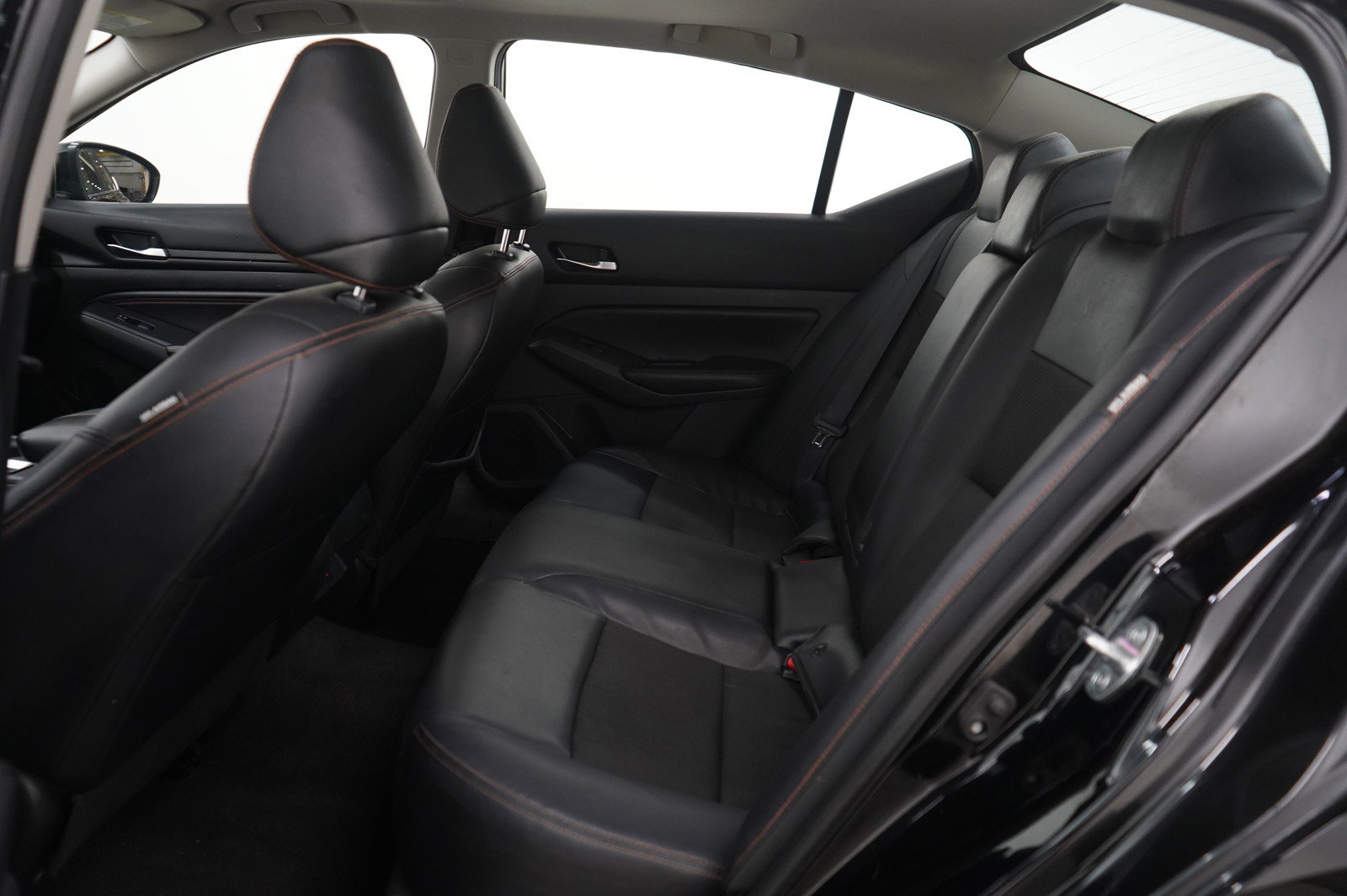 Used 2022 Nissan Altima 2.5 SR w/ Midnight Edition Package image 13