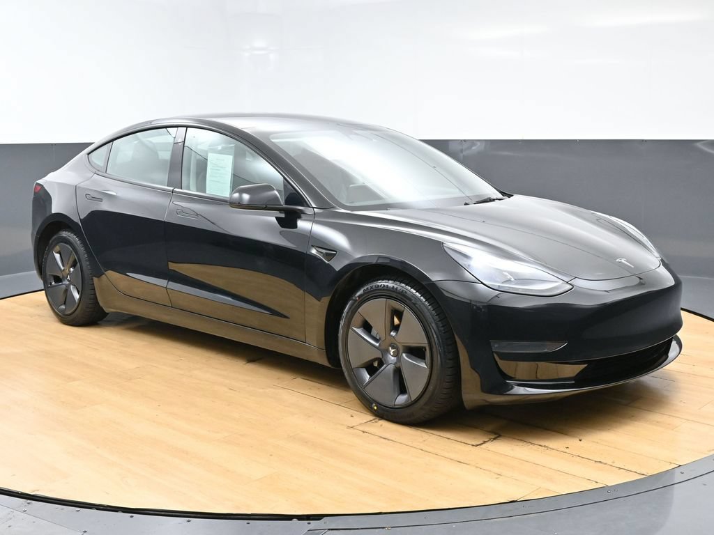 Used 2023 Tesla Model 3 Standard Range RWD image 2