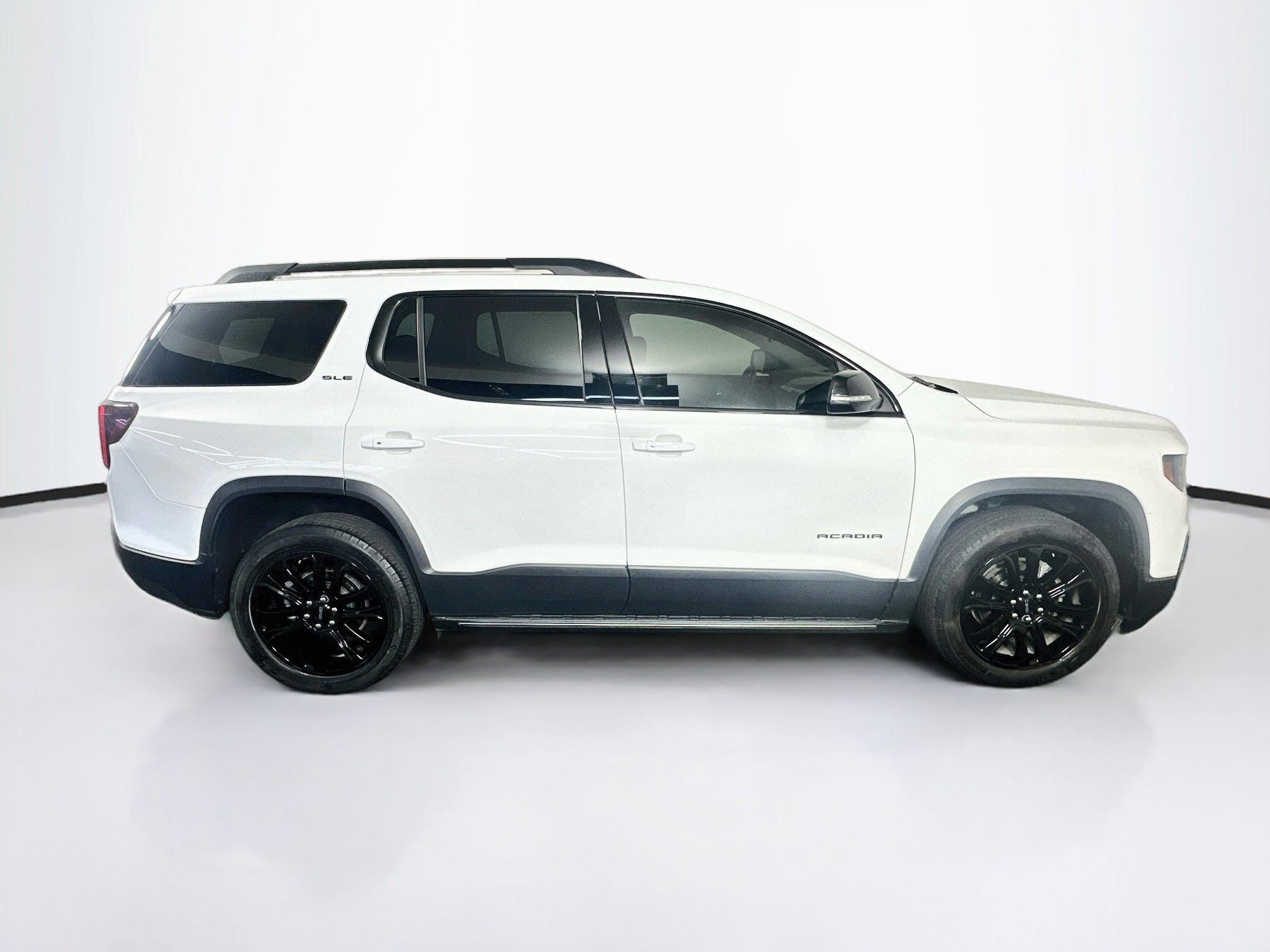 Used 2023 GMC Acadia SLE w/ Driver Convenience Package FWD image 10