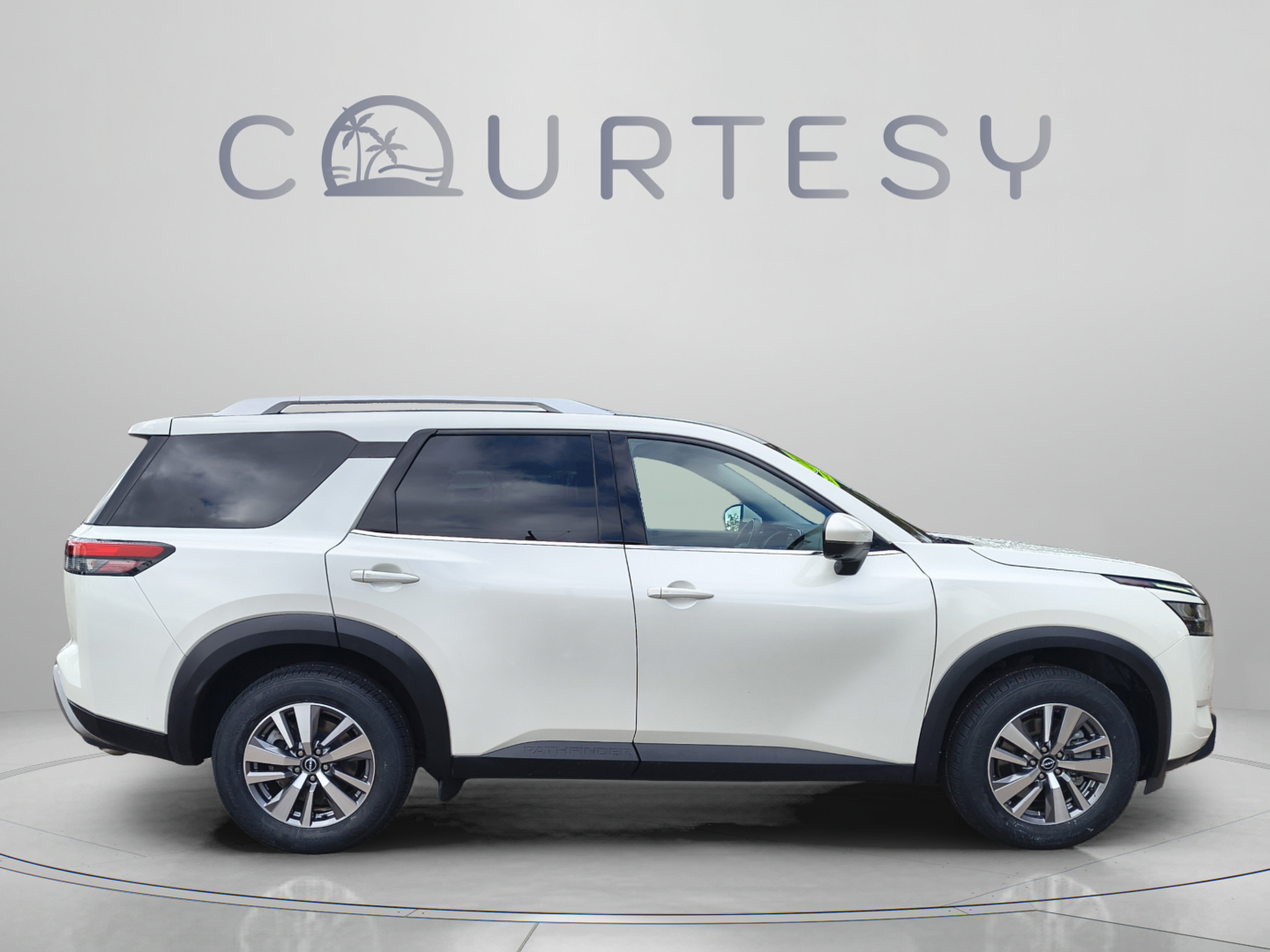 Certified 2022 Nissan Pathfinder SL w/ Cargo Package AWD/4WD image 8